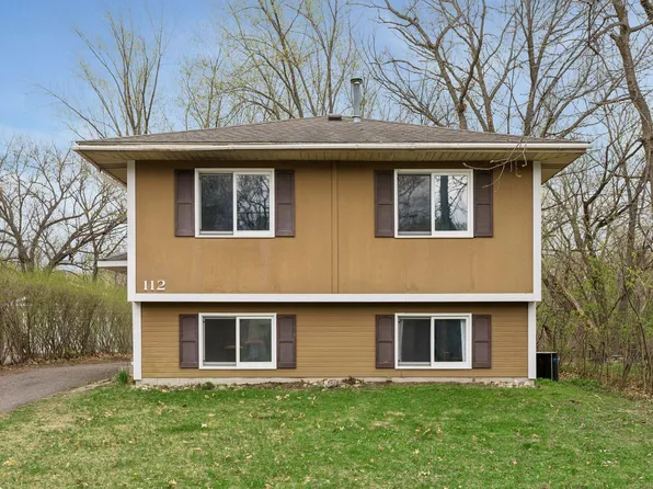 112 McGregor Ave N, Mahtomedi, MN 55115