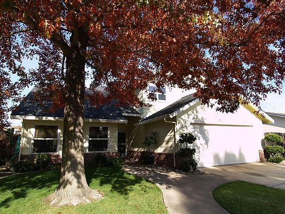 2nd image of 2330 Autumn Ln