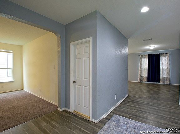 3rd image of 9606 Pleasanton Cv