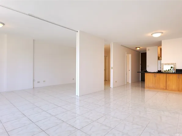 435 Seaside Ave APT 404, Honolulu, HI 96815