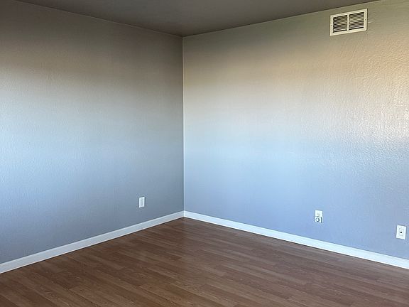 2nd image of 2804 Pole Line Rd APT 1