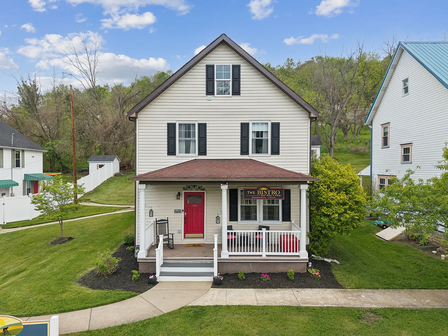 2 bed, 2.5 bath, $2,000 — Photo 1