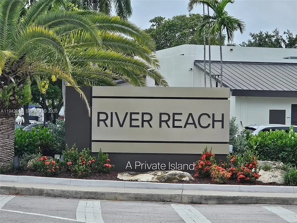 1201 River Reach Dr #214