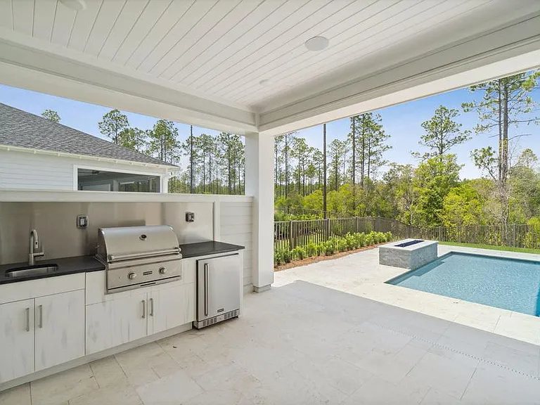 Outdoor kitchen and Firepit