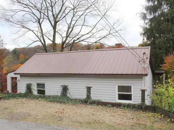 629 E Main St, Evans City, PA 16033