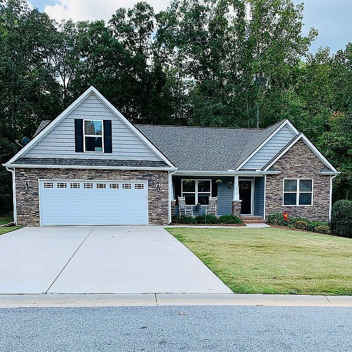 1st image of 15 Goodwin Farms Ct