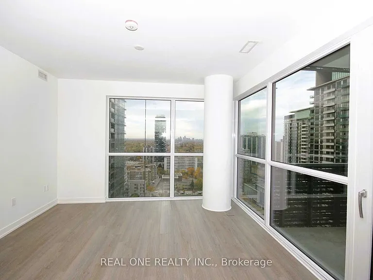39 Roehampton Ave #1709 — Photo 7