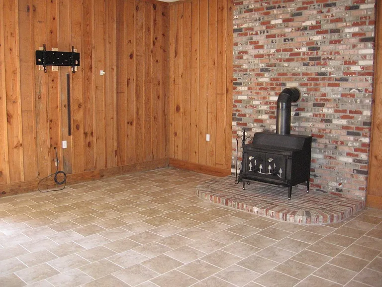 32 Riverside Dr — Photo 9