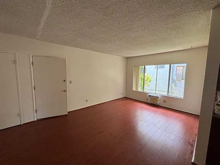 5213 Meridian St — Photo 3