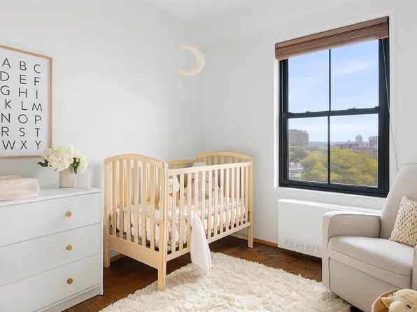 355 Clinton Avenue image 7 of 9