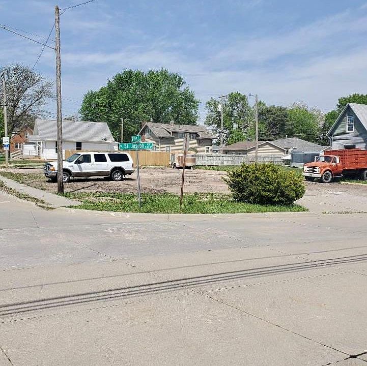 1st image of 506 W 16th St