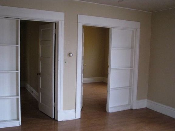 2nd image of 907 11th St #2