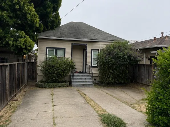 3227 Galindo St, Oakland, CA 94601