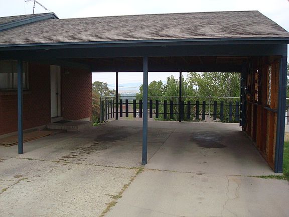 2-Carport
