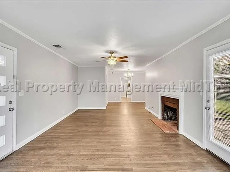 6400 Greenway Rd — Photo 3