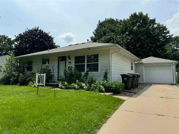 1307 Pine St, Iowacity, IA 53345