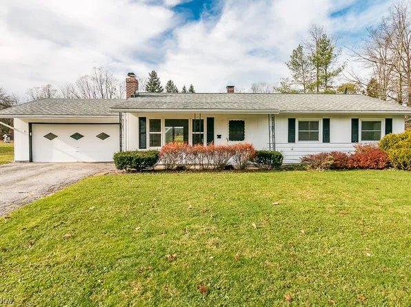 12906 Cherry Ln, Chesterland, OH 44026