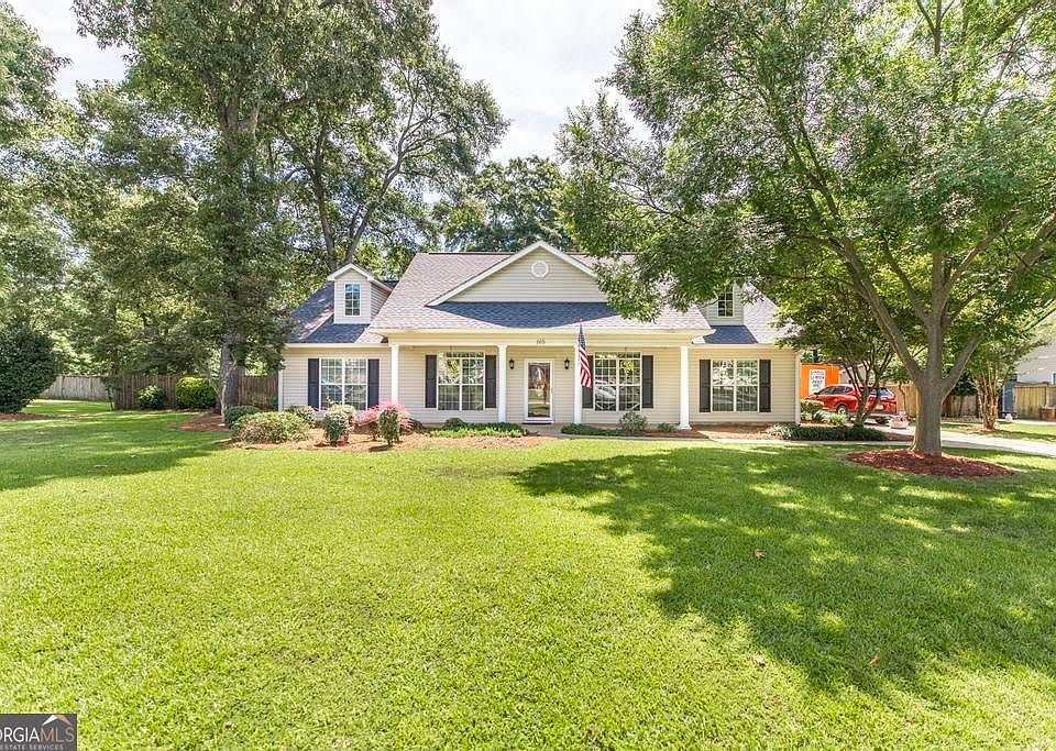 1st image of 165 Crystal Ridge Cir