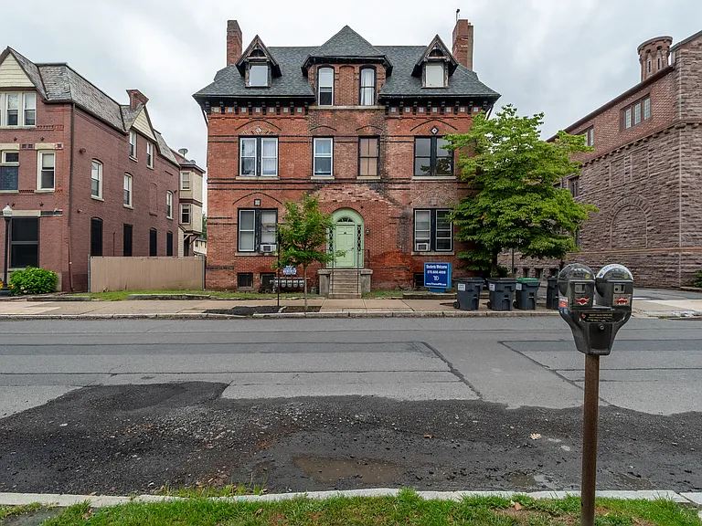 71 W Northampton St #1 — Photo 1