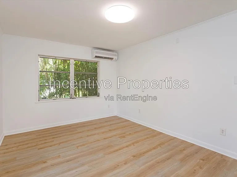 816 Putnam Ave — Photo 9