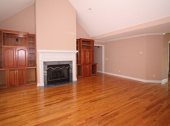 3rd image of 5222 Belle Mead Dr