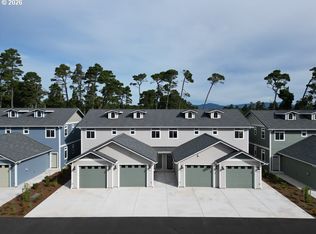 1457 37th St, Florence, OR 97439