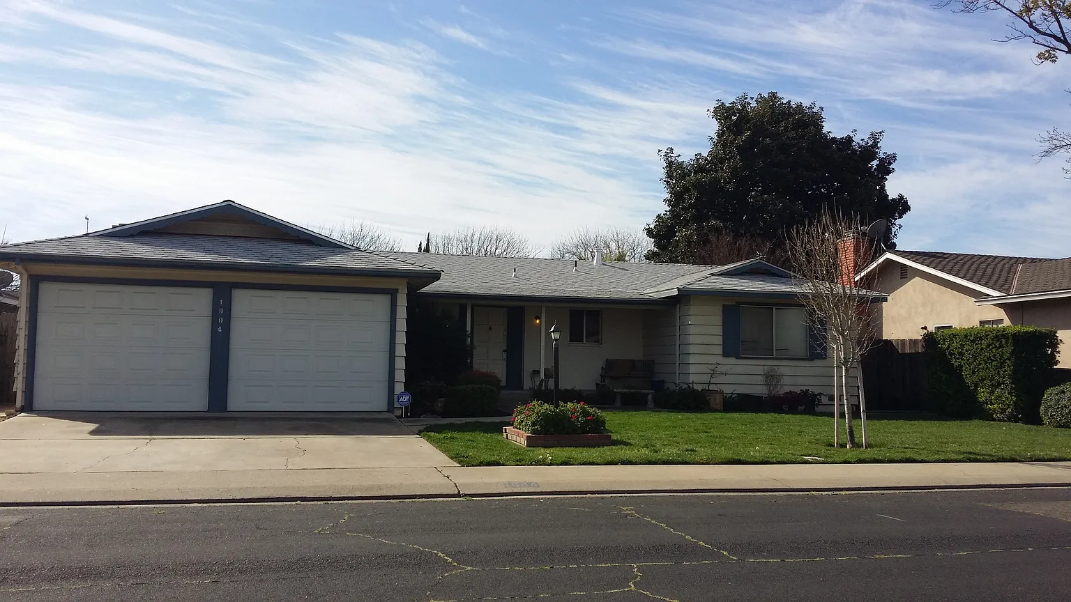1904 Rockford Ave photo 1