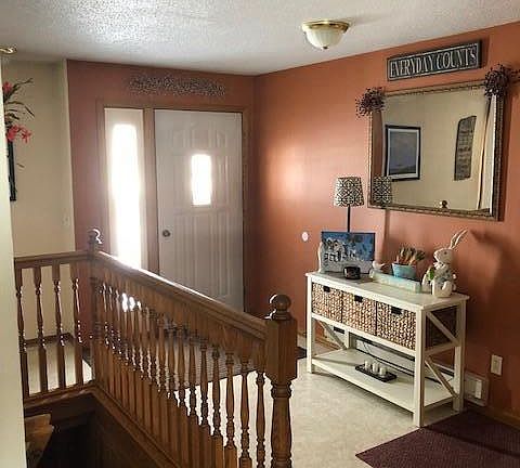 Nice open Entry Area