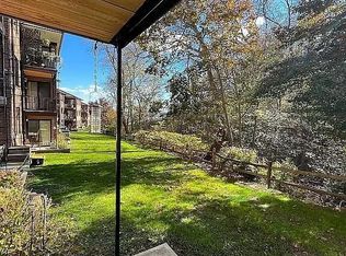 200 Portland Rd APT C-16, Highlands, NJ 07732