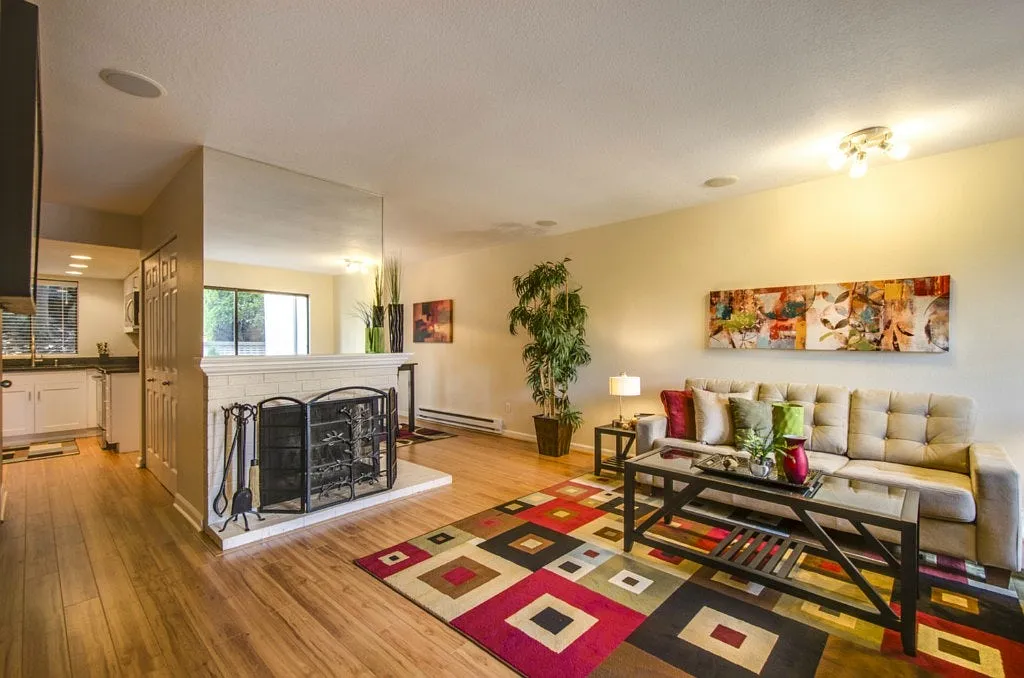 10407 Northeast 32nd Place, Unit B106 — Photo 1