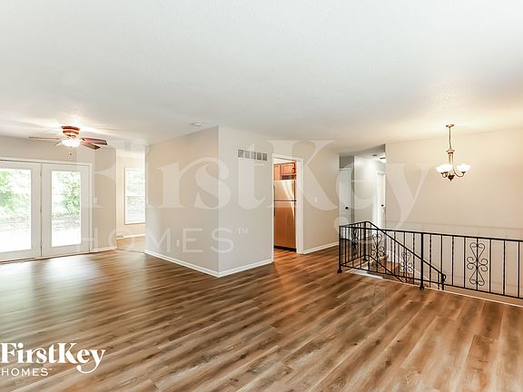 2nd image of 5905 NW Whispering Oaks Ln