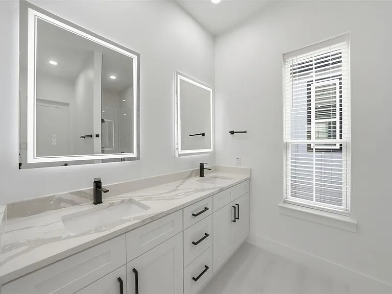 428 N Patton St — Photo 10