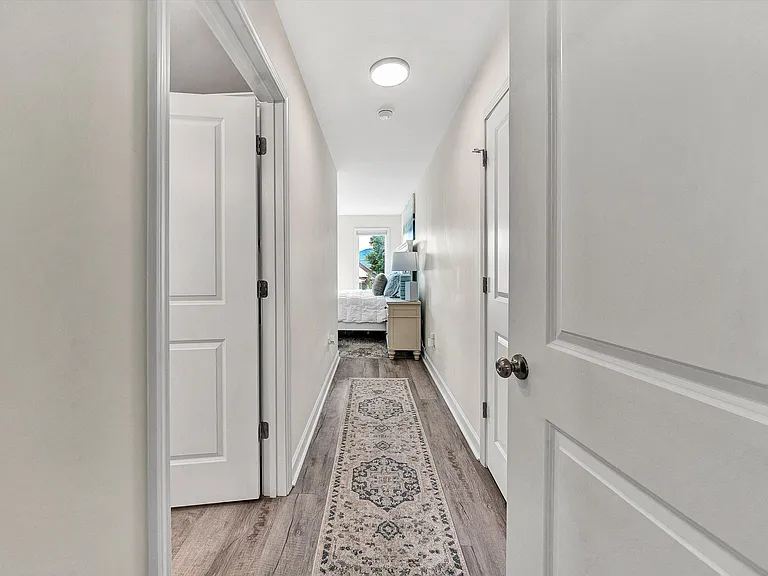 140 W Calhoun St — Photo 13