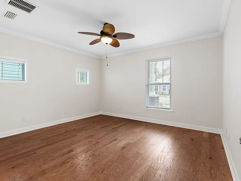 5005 NW 11th Pl — Photo 19
