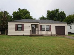 704 Maxwell St NW, Ardmore, OK 73401