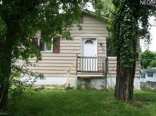 896 Springdale Dr, Akron, OH 44310