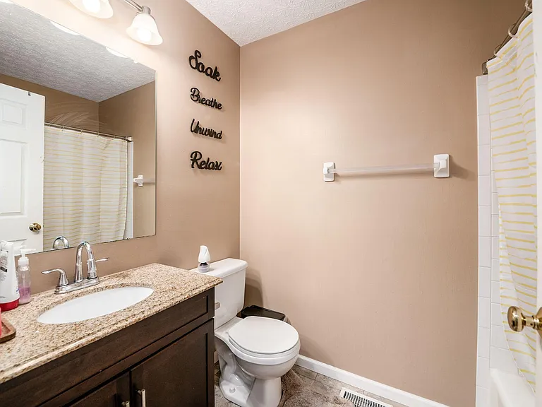 8911 Garrett St — Photo 31