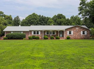 8600 S Quaker Rd, Quinton, VA 23141