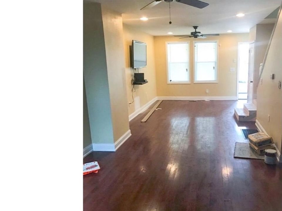 2nd image of 426 W Wyoming Ave