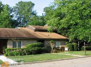 1527 Circlestone Dr, Stone Mountain, GA 30088