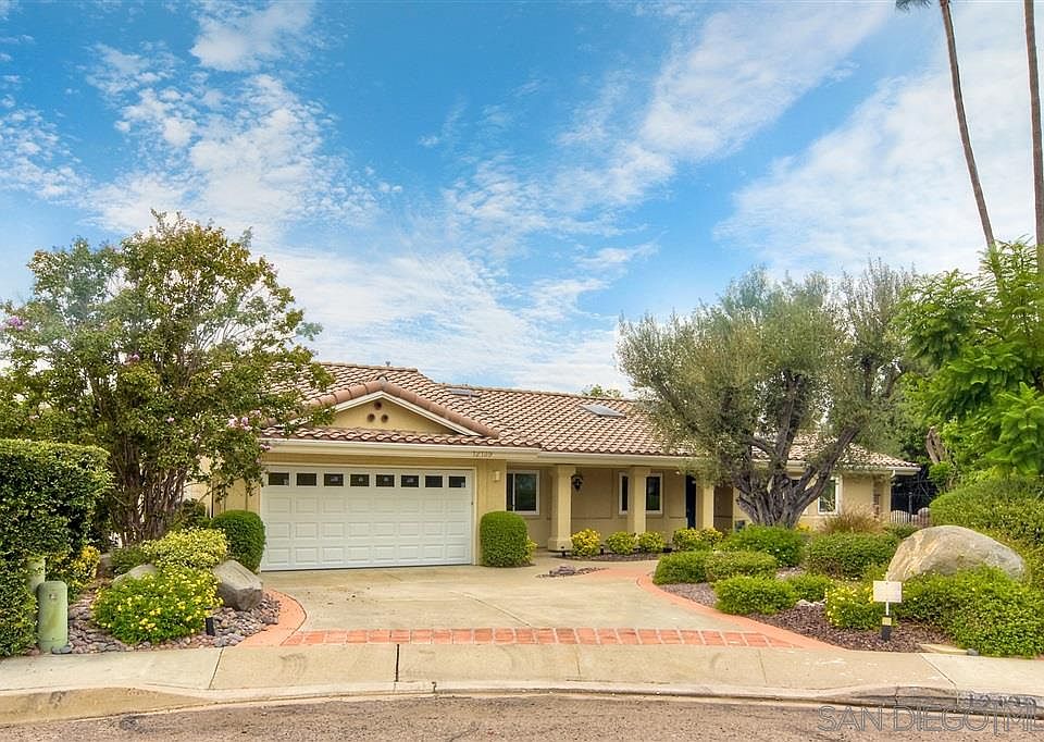 1st image of 12139 Bernardo Oaks Ct
