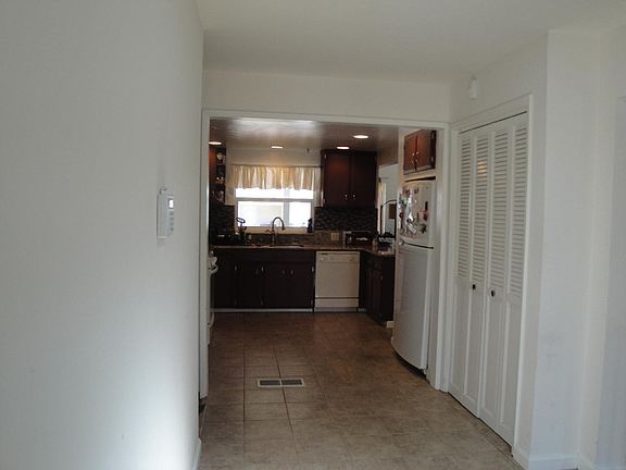 5th image of 12810 Lantana Ave