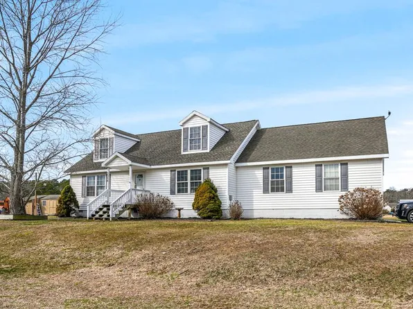2356 Yardarm Dr, Greenbackville, VA 23356