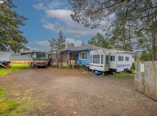 1589 Seagate Ave, Coos Bay, OR 97420