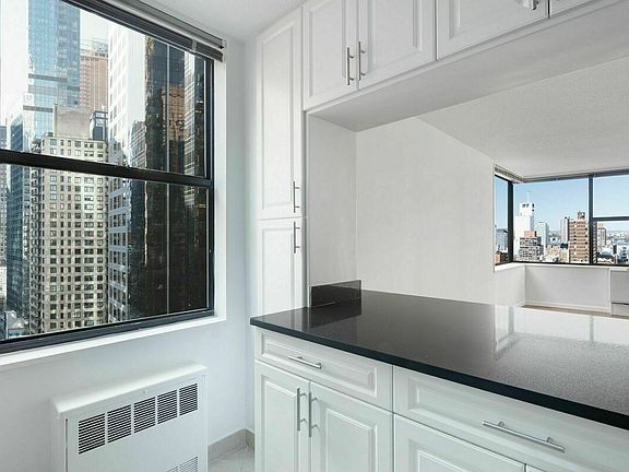 3rd image of 211 W 56th St APT 9H