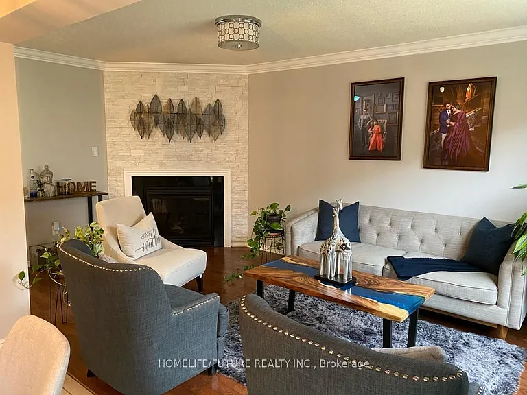 31 Middlecote Dr — Photo 4