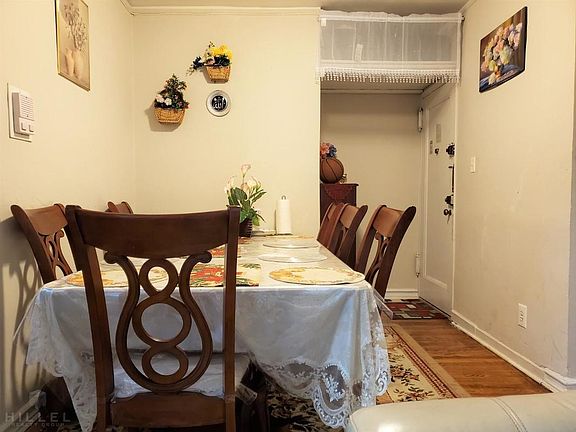 2nd image of 4005 Ithaca St APT 4C