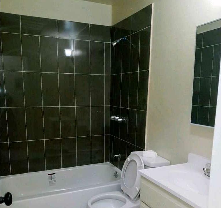 2nd image of 403 Figueroa Dr #15