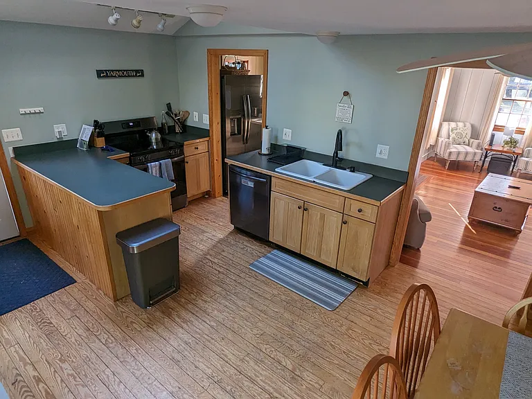 18 Chamberlain Ct — Photo 11