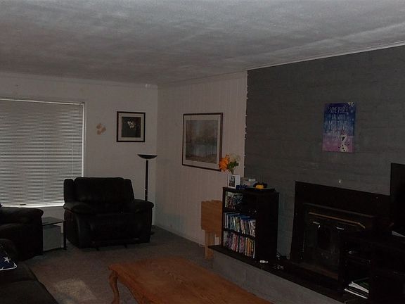 3rd image of 1357 Leeward Ln